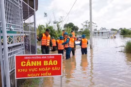 Diễn biến mưa lũ phức tạp, Lâm Đồng tổ chức di dời dân đến điểm an toàn