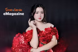 [e-Magazine] Ngân Chi dùng mạng xã hội để gần khán giả nhưng vẫn giữ riêng tư