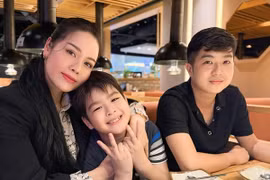 Nhật Kim Anh và chồng cũ đưa con trai đi ăn