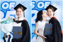 Hoa hậu Bảo Ngọc tình cảm bên mẹ khi nhận bằng tốt nghiệp