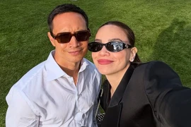 Hồ Ngọc Hà - Kim Lý tình tứ khi dự đám cưới ở nước ngoài