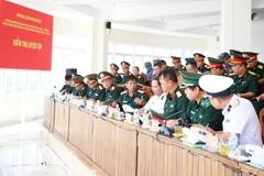 Thượng tướng Nguyễn Văn Nghĩa kiểm tra luyện tập diễu binh trên biển