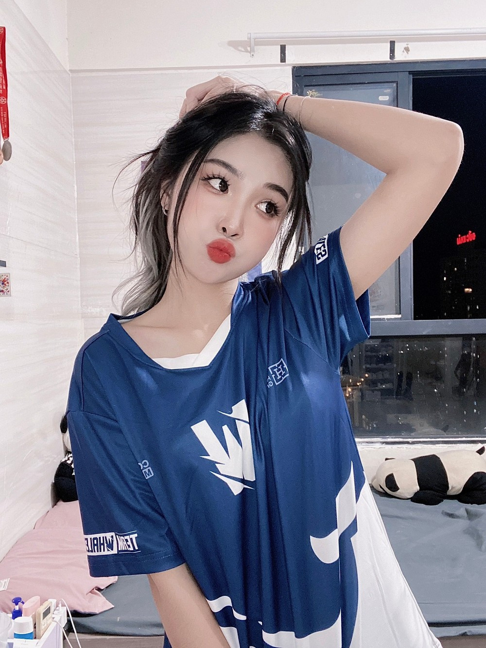 Không chỉ dựa vào viral, Nana chứng minh bản thân là MC esports đầy tiềm năng.