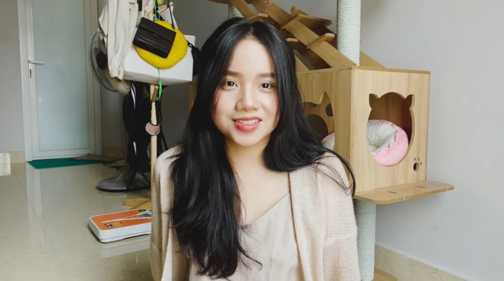 Hiện tại, Kim Sa gần như “ở ẩn” trên mạng xã hội, khiến cộng đồng khó nắm bắt tình hình của cựu nữ MC này.