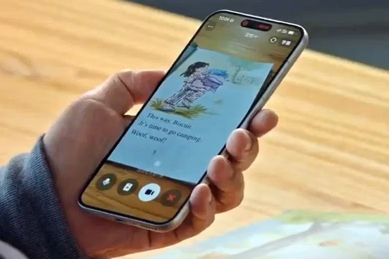 Trong các bản demo, smartphone này có thể tự đặt taxi robot, gọi đồ ăn bằng drone, đặt khách sạn và thậm chí trả lời cuộc gọi thay người dùng.