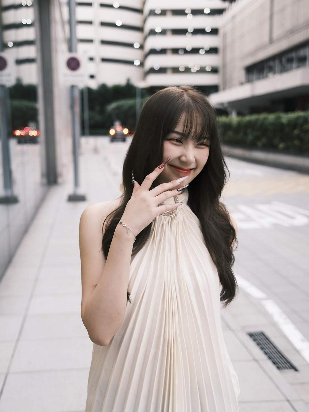 Không cần hóa trang cầu kỳ, nhan sắc ngoài đời của Akaei Ray vẫn khiến cộng đồng mạng “đổ gục” bởi vẻ đẹp trong veo.