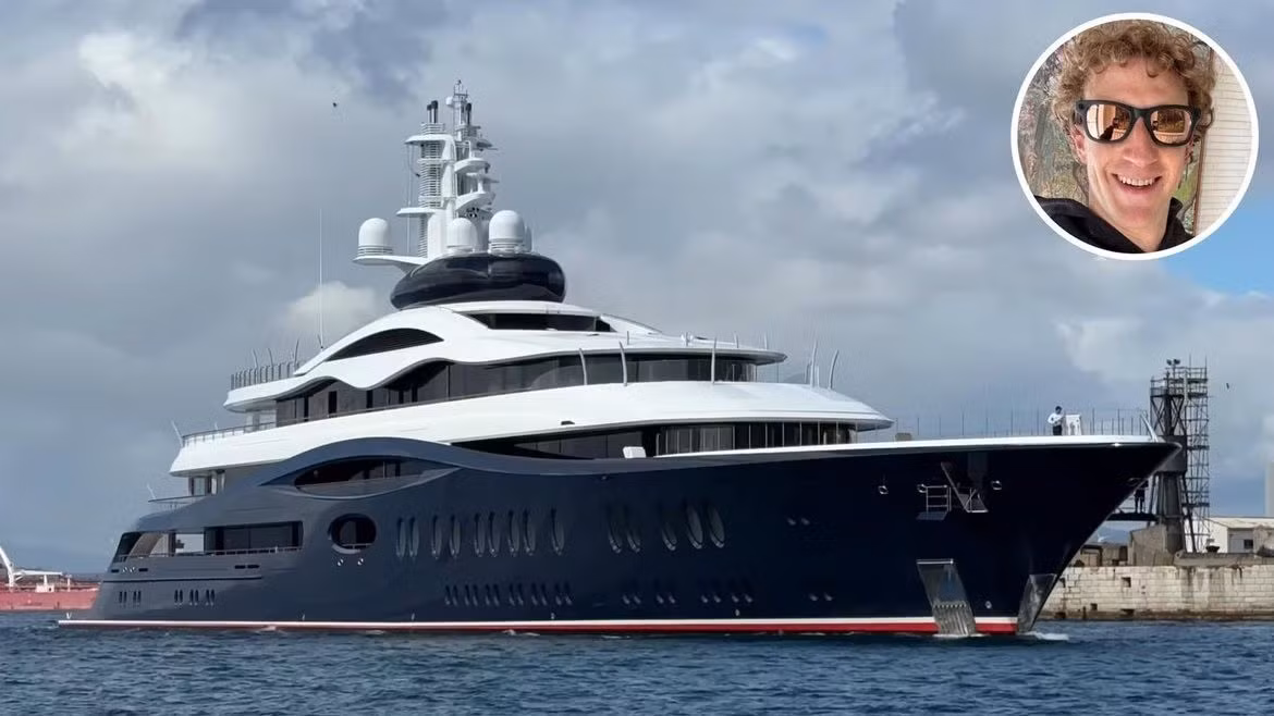 Launchpad dài 118 mét, trọng tải hơn 5.000 tấn và có thể đạt tốc độ 24 hải lý/giờ.