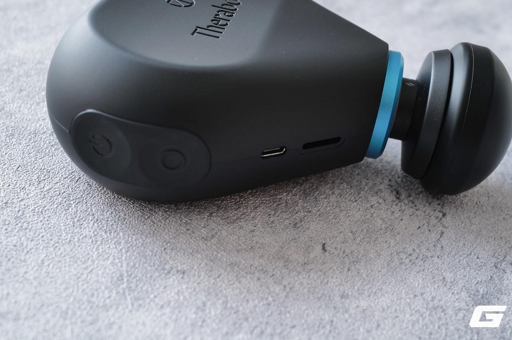 Điểm nhấn lớn nhất chính là đầu massage nhiệt Heated Percussive, kết hợp ba cấp độ rung và ba mức nhiệt cho trải nghiệm phục hồi cơ bắp nhanh hơn.(Ảnh: Genk)