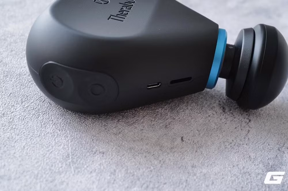 Điểm nhấn lớn nhất chính là đầu massage nhiệt Heated Percussive, kết hợp ba cấp độ rung và ba mức nhiệt cho trải nghiệm phục hồi cơ bắp nhanh hơn.(Ảnh: Genk)