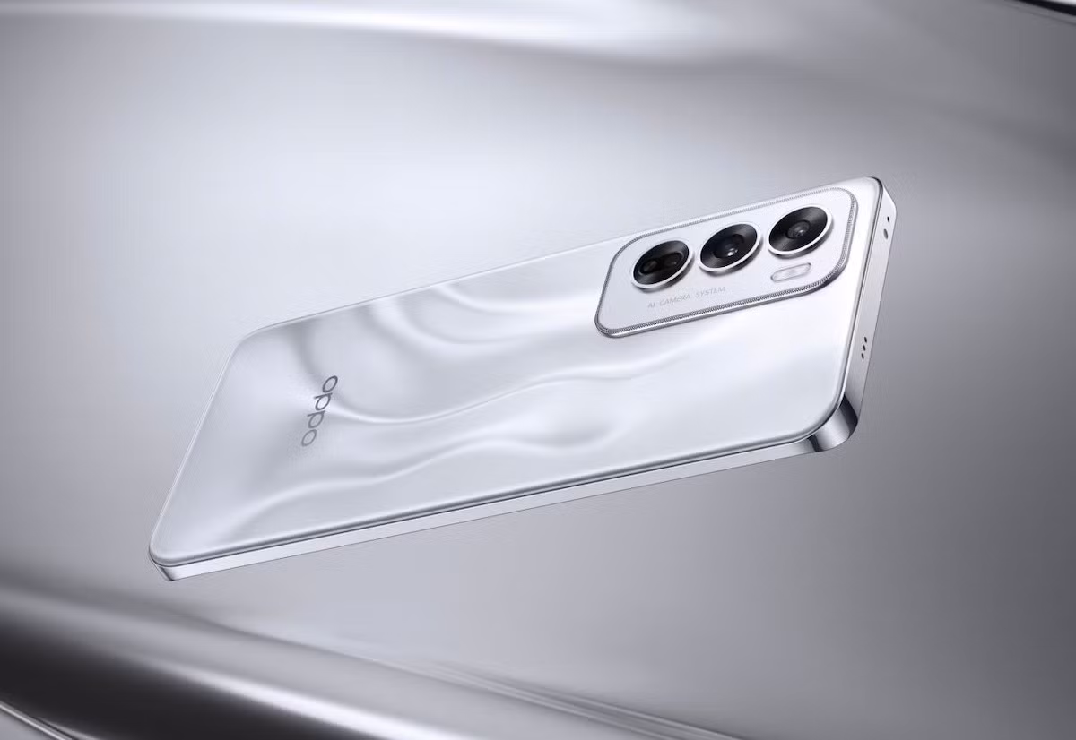 3. OPPO Reno12 sở hữu công nghệ cảm ứng hoạt động tốt ngay cả khi màn hình bị ướt.