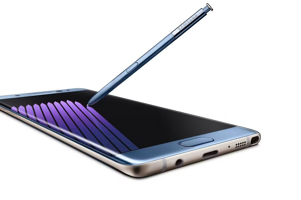 Samsung Galaxy Note 7 từng được ca ngợi nhưng nhanh chóng trở thành thảm họa cháy nổ, buộc phải thu hồi toàn bộ sản phẩm.