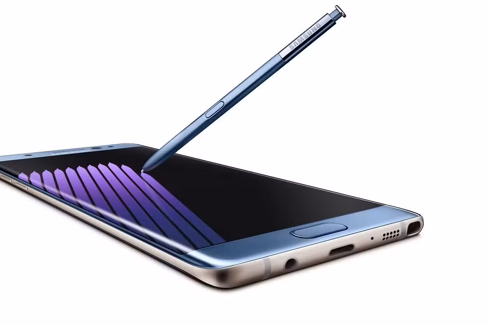 Samsung Galaxy Note 7 từng được ca ngợi nhưng nhanh chóng trở thành thảm họa cháy nổ, buộc phải thu hồi toàn bộ sản phẩm.