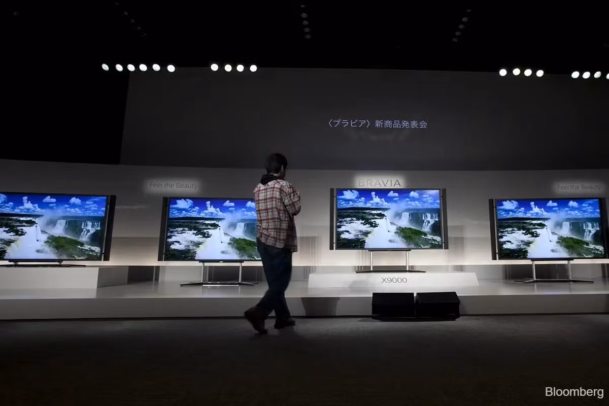 TCL cũng tiếp quản 100% nhà máy Sony EMCS tại Malaysia, đồng thời đàm phán thêm về hoạt động sản xuất tại Trung Quốc.