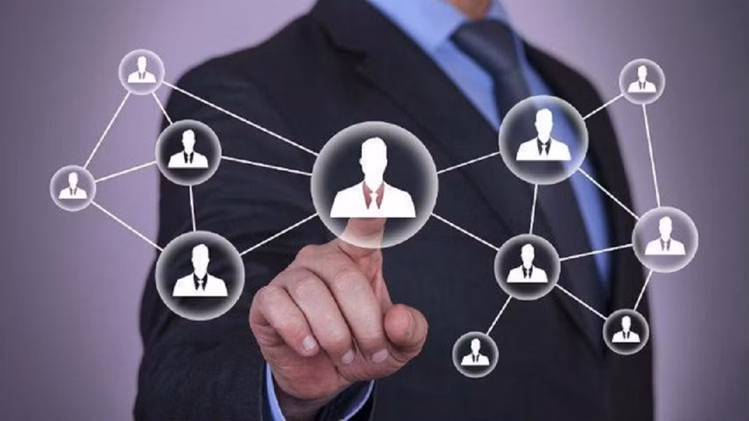 Ông khẳng định công việc trong tương lai sẽ chỉ là lựa chọn, giống như chơi thể thao hay game.