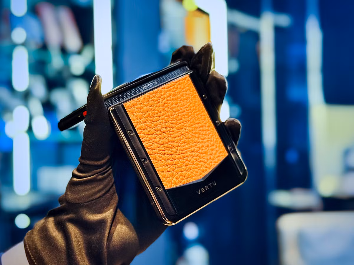 Điểm nổi bật nhất của Quantum Flip là hệ thống bảo mật ba lớp chưa từng có trên điện thoại gập.(Ảnh: Đời sống pháp luật)