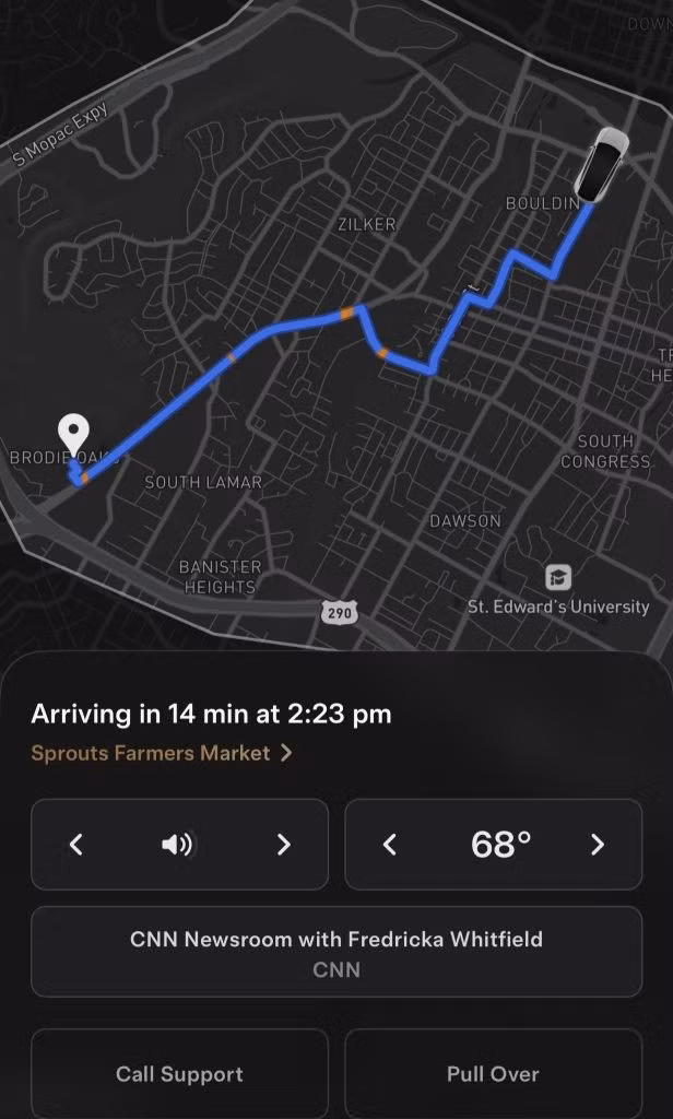 Người giám sát chỉ ngồi theo dõi, không can thiệp vào quá trình điều khiển xe.