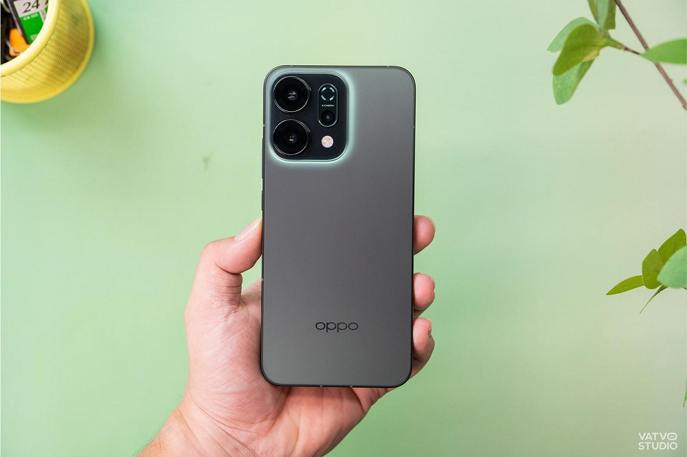 Camera tele 3.5x và AI Recorder 2.0 giúp người trẻ sáng tạo nội dung dễ dàng và nổi bật cá tính.(Ảnh: Vatvo studio)