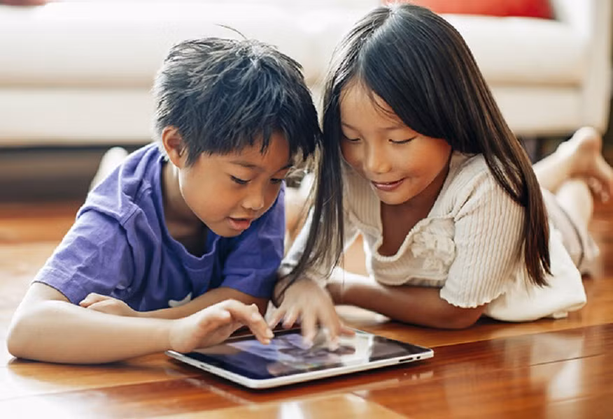 Theo quy định, các nền tảng như TikTok, Instagram hay Facebook có thể bị phạt hàng chục triệu USD nếu để trẻ em dưới 16 tuổi truy cập.