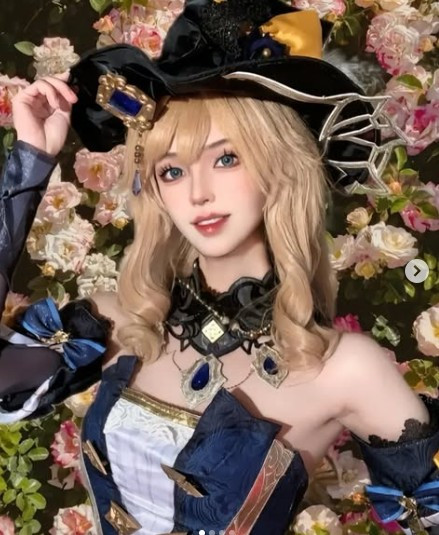 Hình ảnh cosplay của cô được fan khen ngợi là vừa thông minh, vừa quyến rũ.