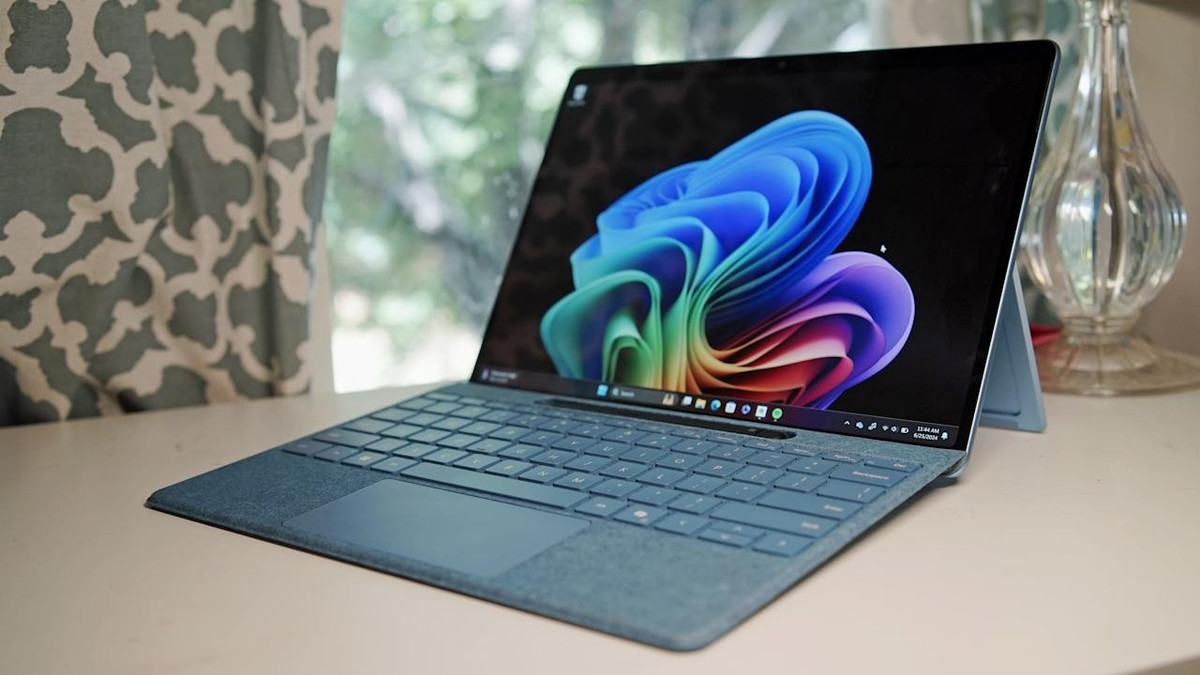 Theo Dave2D, khi phần mềm kéo lùi trải nghiệm, đây là lý do khiến nhiều người rời Windows để tìm đến macOS hoặc Linux.