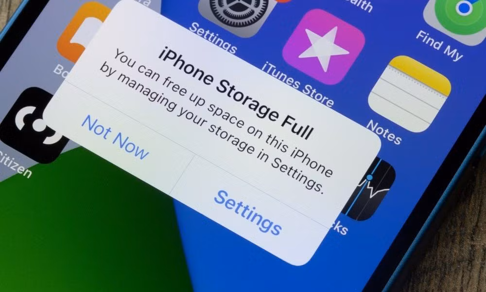 Theo cảnh báo từ The Guardian, kẻ gian gửi email giả mạo thông báo dung lượng iCloud đã đầy, kèm lời đe dọa khóa tài khoản nếu không nâng cấp ngay.