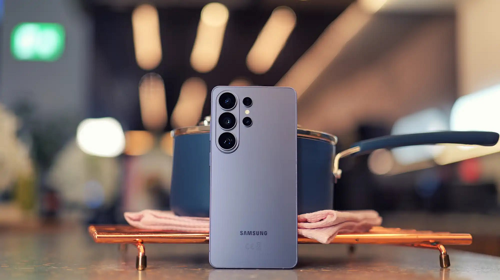 Pin dung lượng 6.800mAh cùng sạc nhanh 90W giúp Xiaomi 17 Ultra vượt mặt Galaxy S26 Ultra về thời lượng.