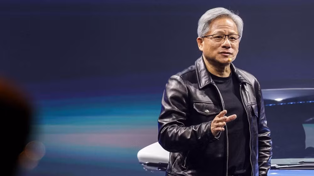 Phát biểu tại Channel 4 News (Anh), CEO Nvidia Jensen Huang nói rằng bằng đại học không còn là con đường duy nhất dẫn đến thành công.