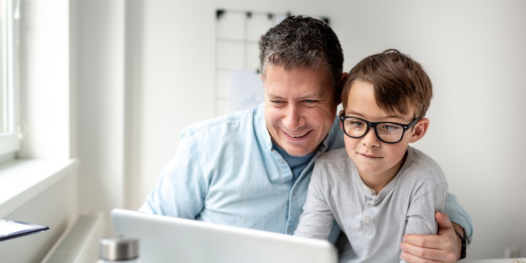 OpenAI cũng hợp tác với chuyên gia sức khỏe tâm thần và phát triển thanh thiếu niên để tăng bảo vệ.