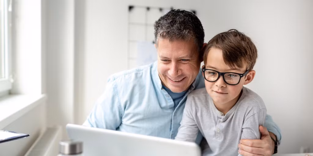 OpenAI cũng hợp tác với chuyên gia sức khỏe tâm thần và phát triển thanh thiếu niên để tăng bảo vệ.