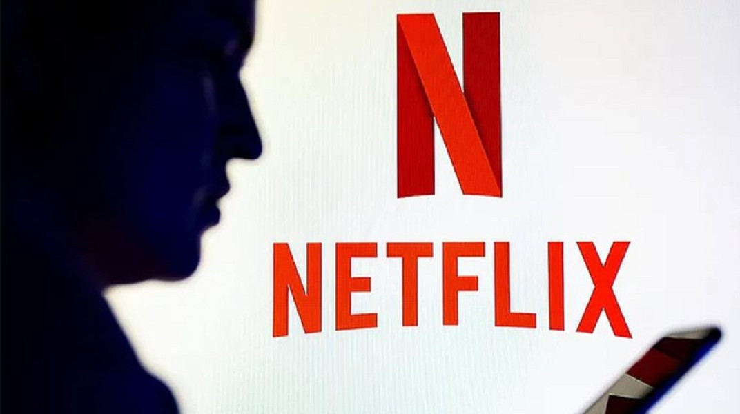 Các series kinh điển như Friends, The Big Bang Theory và The Sopranos cũng về tay Netflix.