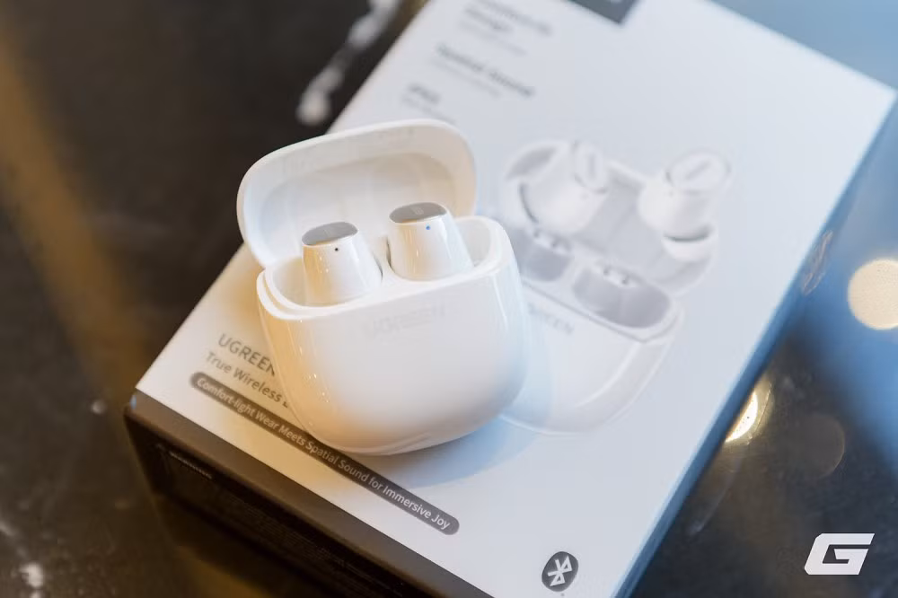 1. Ugreen Dots nổi bật với chuẩn Bluetooth 6.0, mang lại kết nối ổn định và tiết kiệm năng lượng. (Ảnh: Genk)