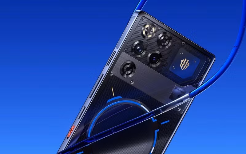 Quạt chủ động quay tới 24.000 vòng/phút, đủ mạnh để dập tắt ngọn lửa bật lửa trong thử nghiệm thực tế.