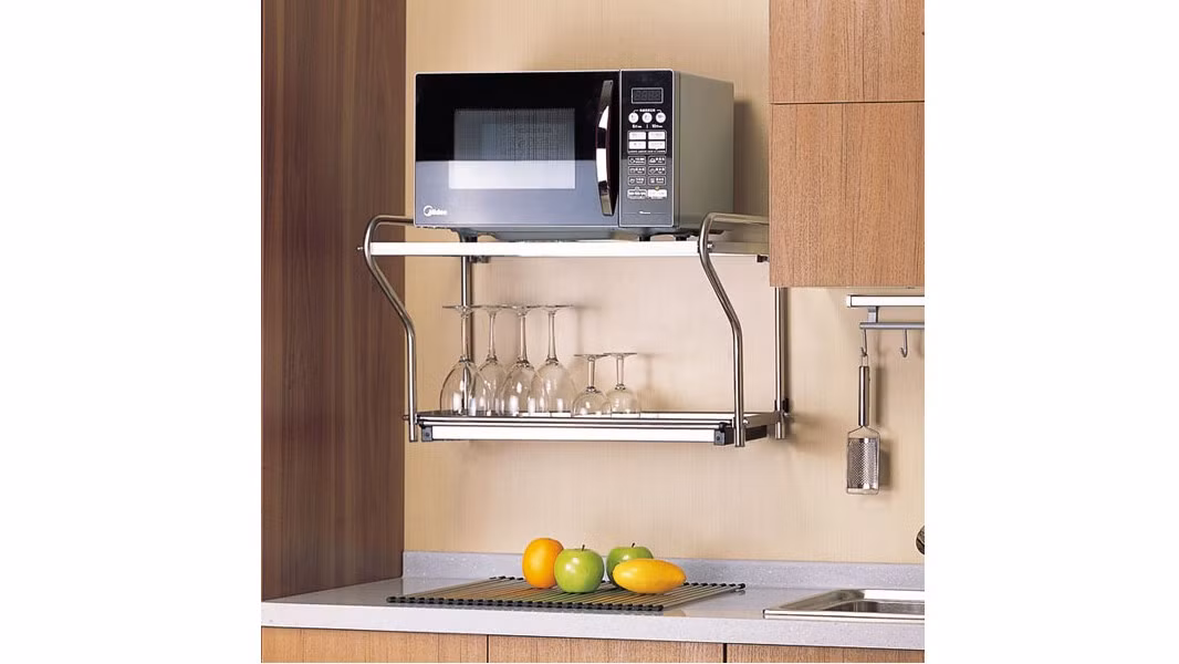 Các thiết bị điện tử như lò vi sóng, tivi hay máy lạnh có thể gây nhiễu sóng đáng kể.