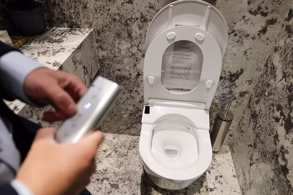 Tuy nhiên, giới đầu tư vẫn cảnh báo nguy cơ bong bóng AI, khi nhu cầu chip nhớ có thể đảo chiều bất ngờ.S