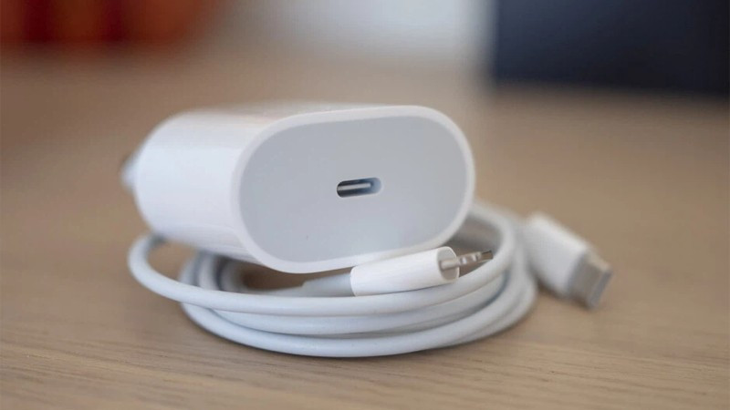 Bộ sạc nhanh không chứng nhận dễ làm pin chai nhanh hoặc hỏng linh kiện bên trong.