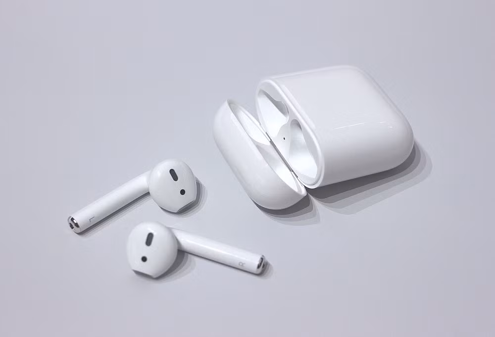 Những lỗ nhỏ này được Apple thiết kế nhằm cải thiện chất lượng âm thanh tổng thể khi nghe nhạc.