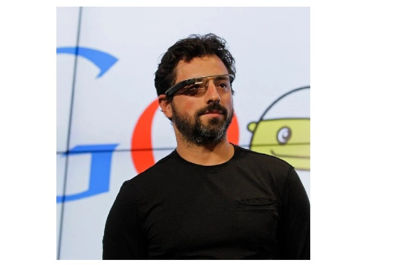 Brin khẳng định AI không thay thế con người, mà là công cụ bổ trợ trong quản trị.