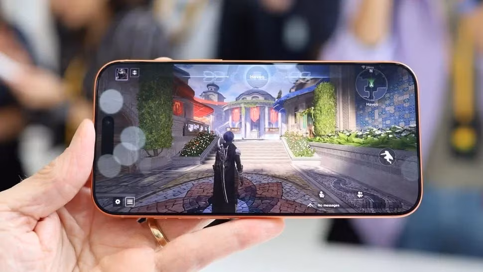 Với iPhone 17 Pro Max, Apple đã nâng RAM lên 12GB, ngang bằng nhiều mẫu Android cao cấp.