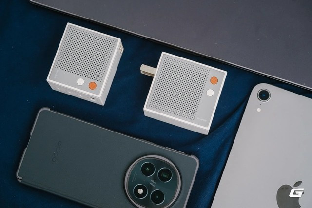 Bên trong, SHARGE sử dụng GaN hiệu suất cao, bo mạch nhiều lớp và keo tản nhiệt toàn diện.(Ảnh: Genk)