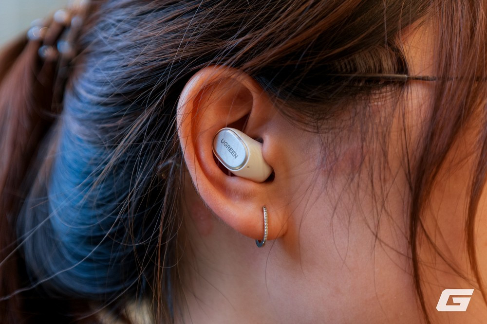 Chất âm cải thiện rõ rệt với dải bass dày, treble chi tiết và có thể tinh chỉnh qua app.(Ảnh: Genk)