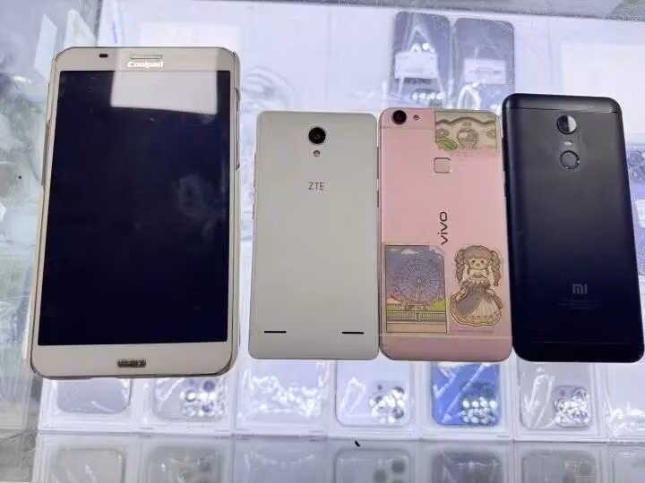 Thị trường đồ cũ đang chứng kiến nghịch lý: điện thoại Android đời cổ bất ngờ tăng giá mạnh mẽ.