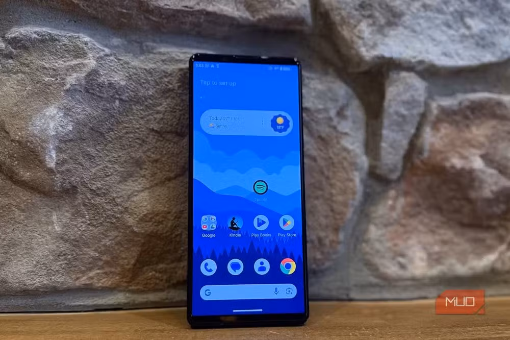 Sony Xperia 1 từng gây sốc khi mang màn hình 4K lên kích thước chỉ 6,5 inch. (Ảnh: MUO)