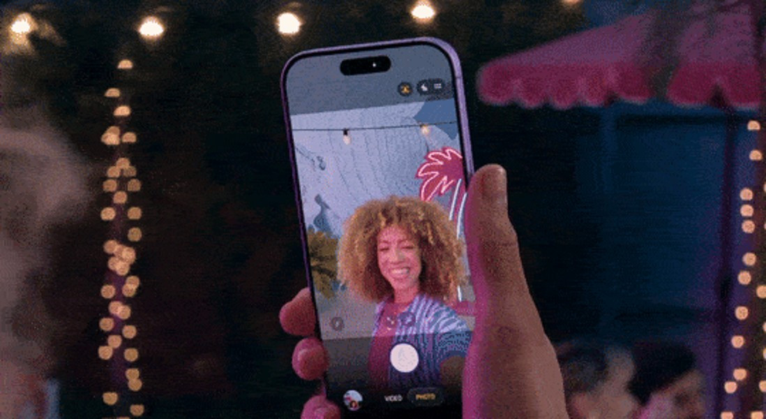 ﻿ Selfie giờ không chỉ là ảnh cá nhân mà còn là ngôn ngữ giao tiếp trên mạng xã hội và video call.