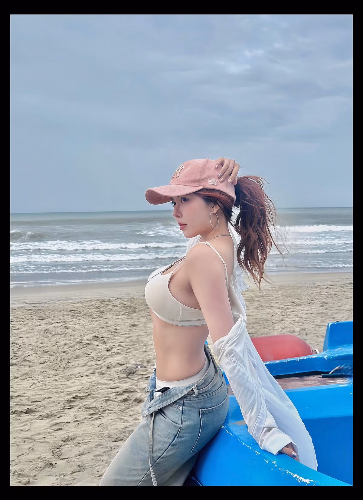 Làn sóng ủng hộ bùng nổ chứng minh vị thế bất di bất dịch của “nữ hoàng streamer”.