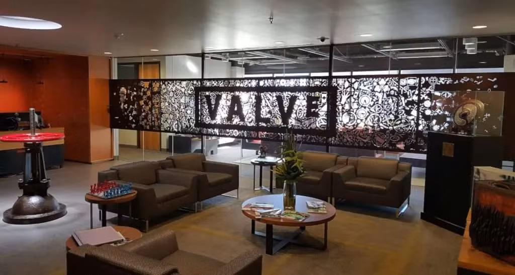 Theo PRS, kể từ khi Steam ra mắt năm 2003, Valve chưa từng ký giấy phép cho việc sử dụng các tác phẩm âm nhạc do tổ chức này quản lý.