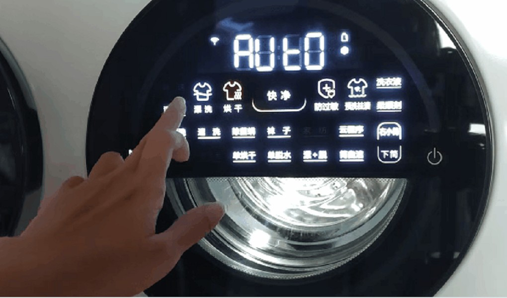 Các tính năng cao cấp như khử trùng UV, chương trình giặt áo ngực và tốc độ vắt 1.400 vòng/phút càng làm tăng sức hút sản phẩm.