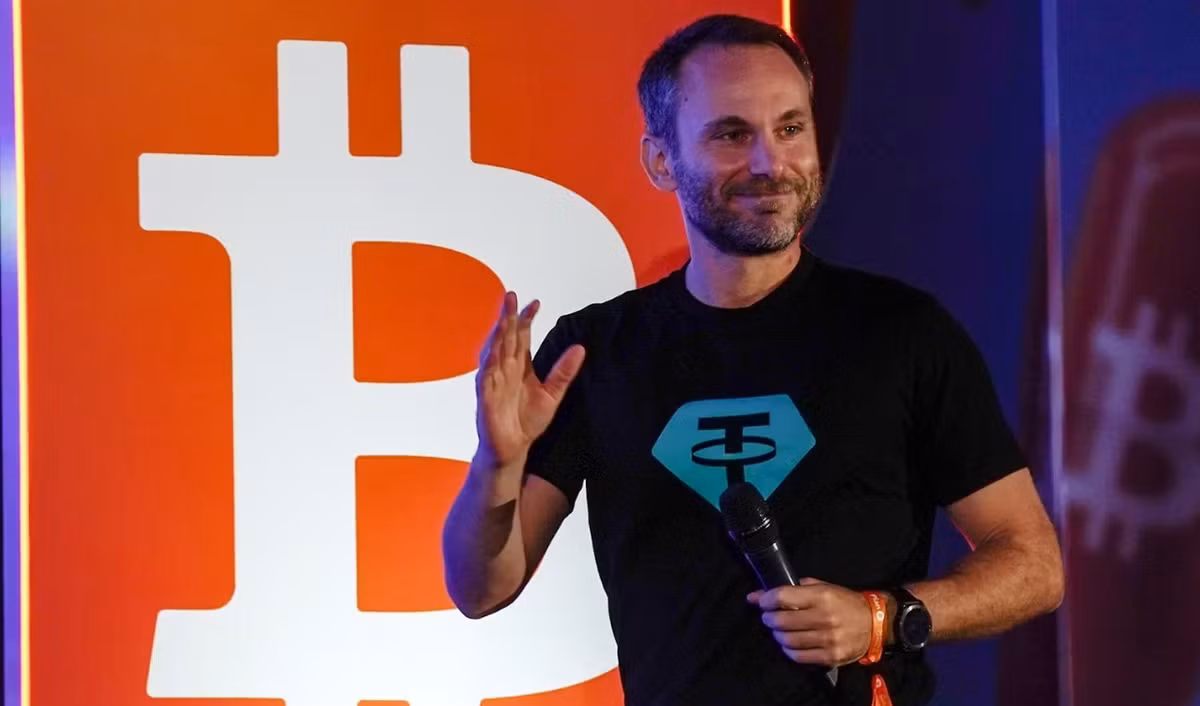 Paolo Ardoino - CEO của công ty tiền điện tử Tether cho rằng stablecoin như USDT sẽ giúp Mỹ chống lại xu hướng phi đô la hóa ngày càng nhiều trên thị trường tài chính toàn cầu.