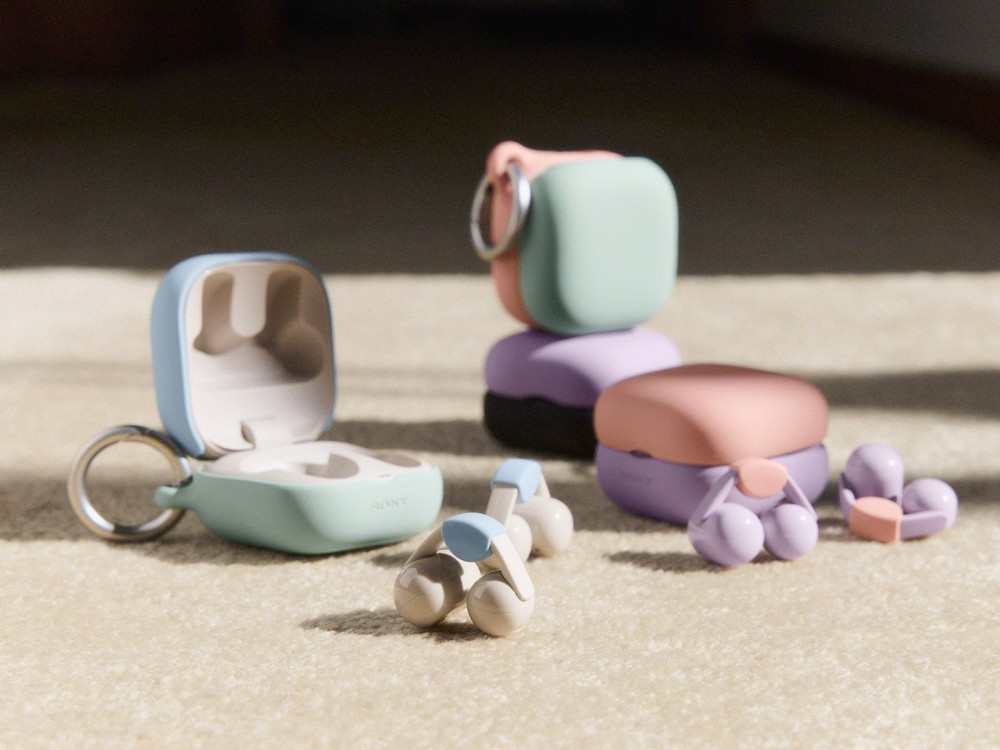 Thiết kế kẹp tai giúp tai nghe bám vào vành tai ngoài, giảm áp lực lên ống tai và tăng sự thoải mái khi đeo lâu.