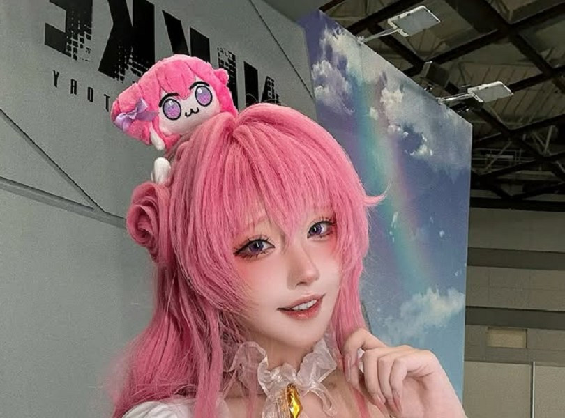 Bộ ảnh nhanh chóng thu hút gần 1 triệu lượt xem và nhận cơn mưa lời khen từ fan trên khắp các diễn đàn game.