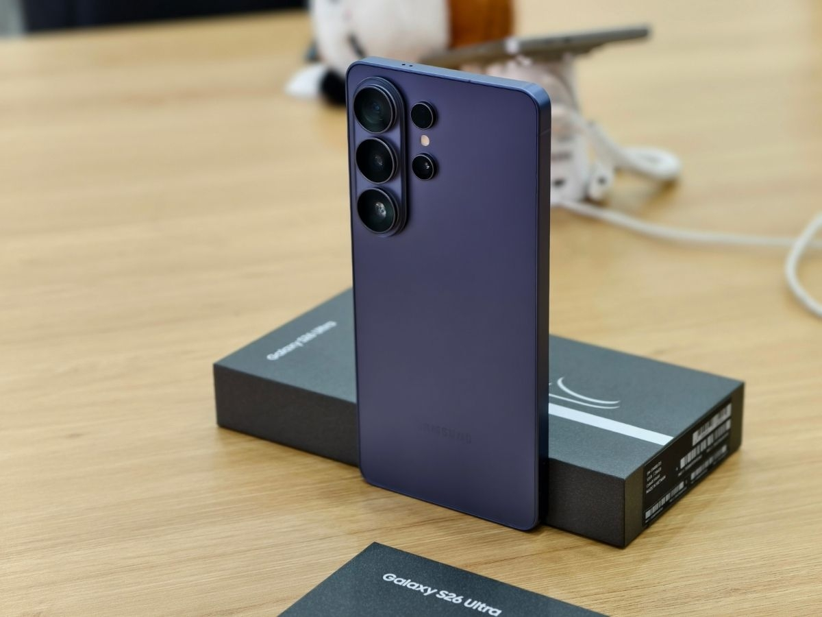 Lỗi sọc xanh từng xuất hiện trên một số smartphone OLED đời trước.